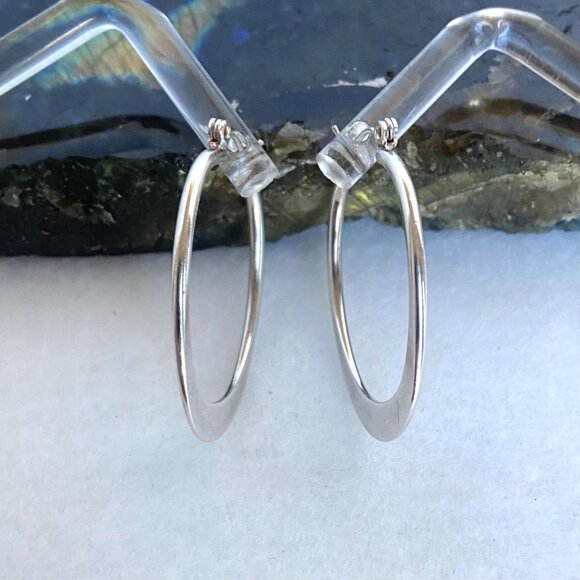 Silpada Sterling Silver 925 "Back To Basics" Hinged Clasp Oval Hoop Earrings - Picture 5 of 16